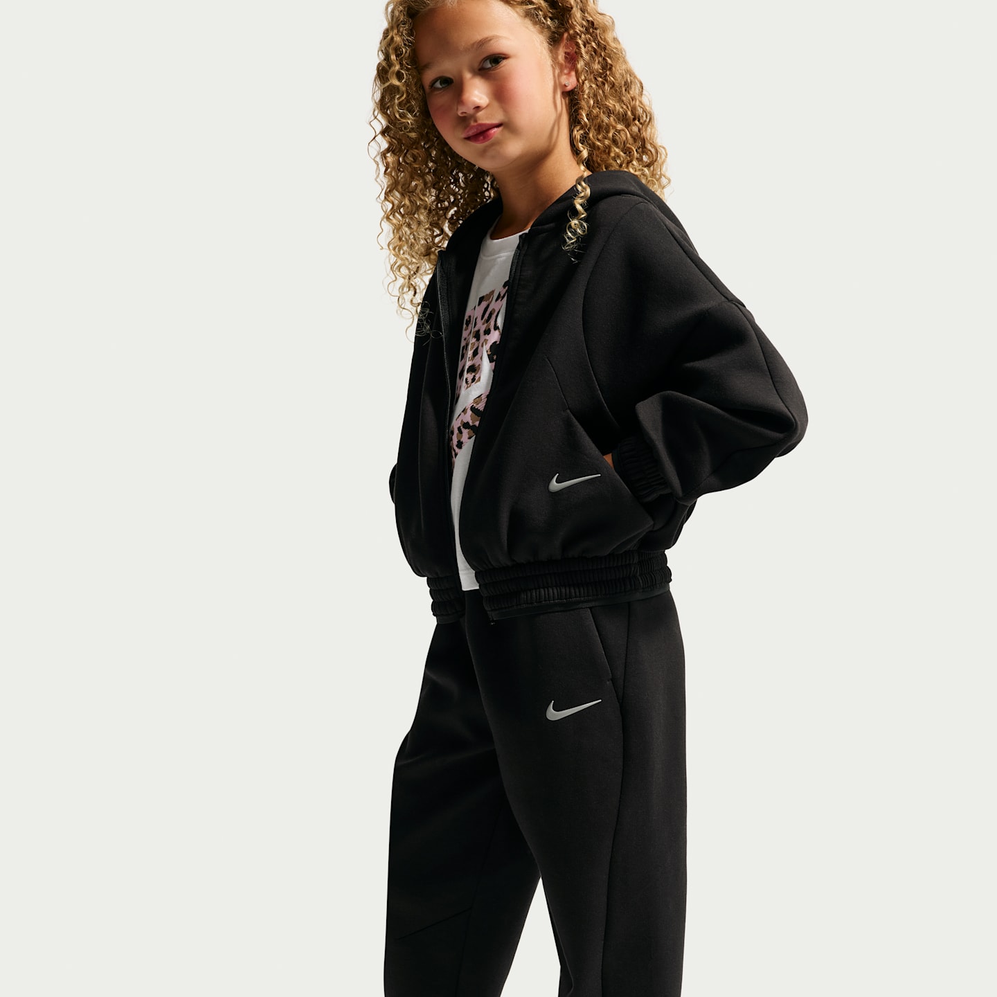 Детский комплект Nike Luxe Perform из 2 предметов с худи на молнии, цвет: Чёрный — фото 6