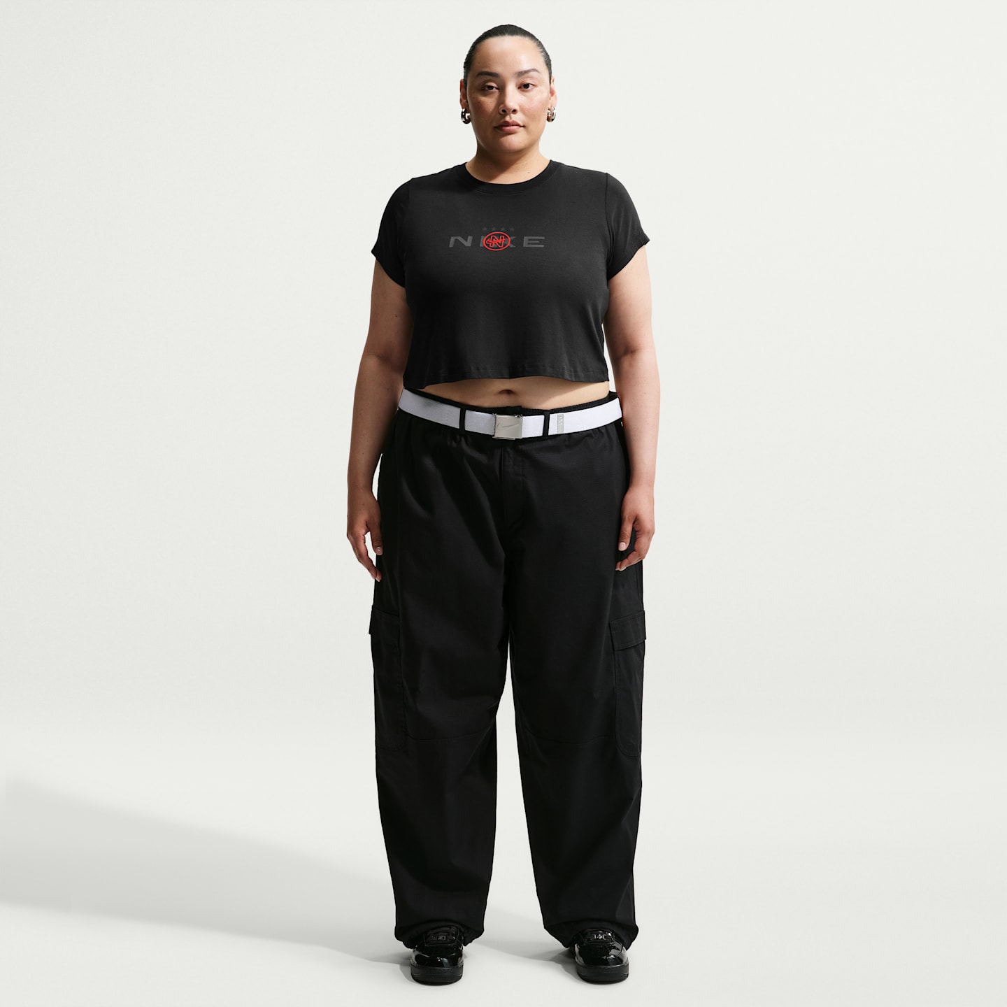 Женская футболка Nike Sportswear Chill Knit Slim Cropped (Plus Size), цвет: Чёрный / Светлый малиновый — фото 4