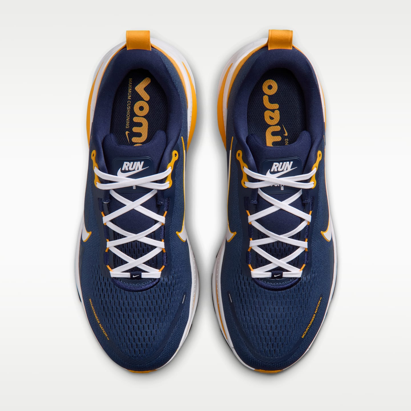 Мужские кроссовки Nike College Vomero 18 (West Virginia) Road Running, цвет: Тёмно-синий / Золотой — фото 4