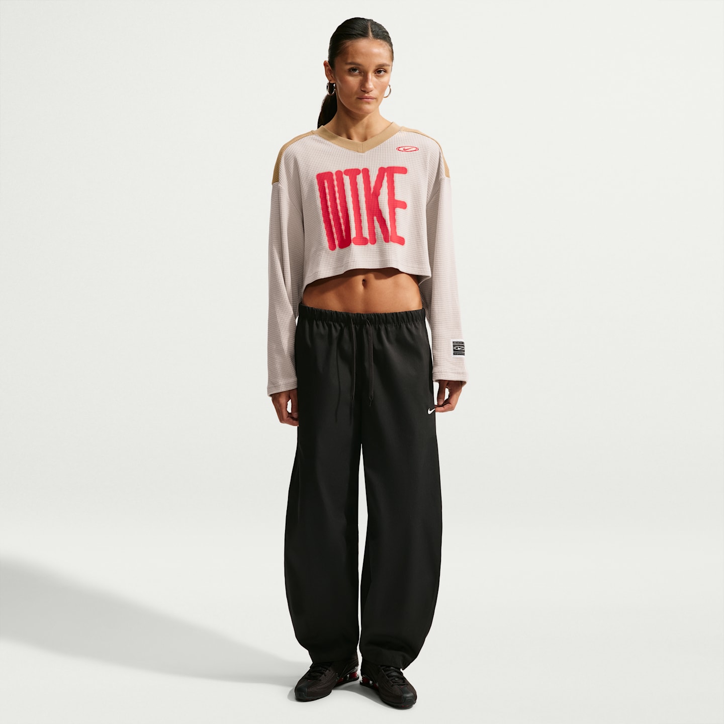 Женское укороченное джерси Nike Sportswear оверсайз с длинным рукавом, цвет: Кремовый / Бежевый — фото 4