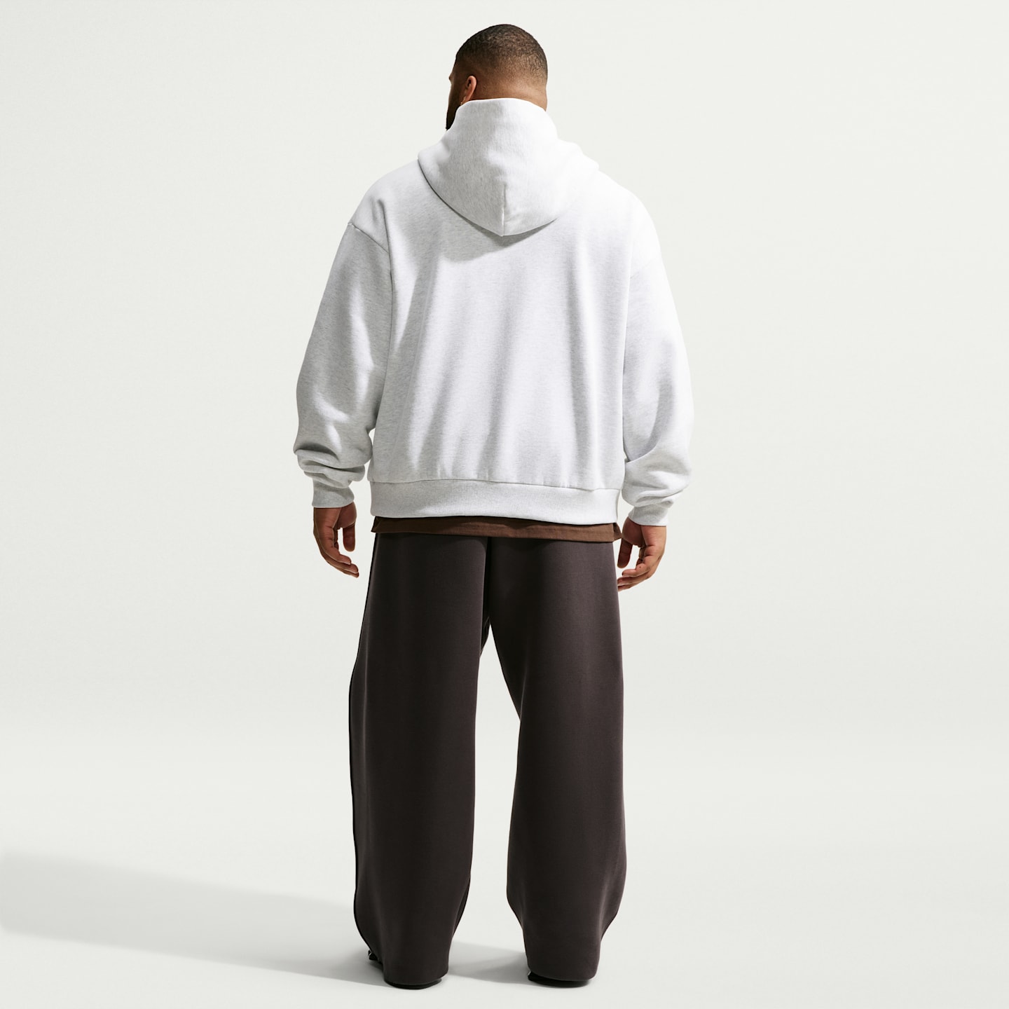 Мужское флисовое худи на молнии Nike Solo, цвет: Берёзовый меланжевый / Чёрный — фото 11