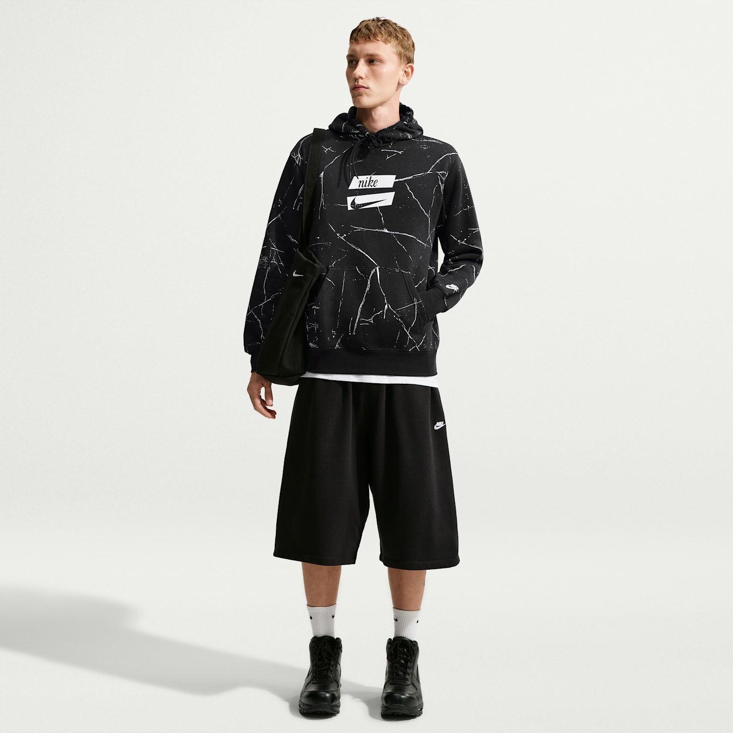 Мужское флисовое худи Nike Club, цвет: Чёрный / Молочный — фото 4