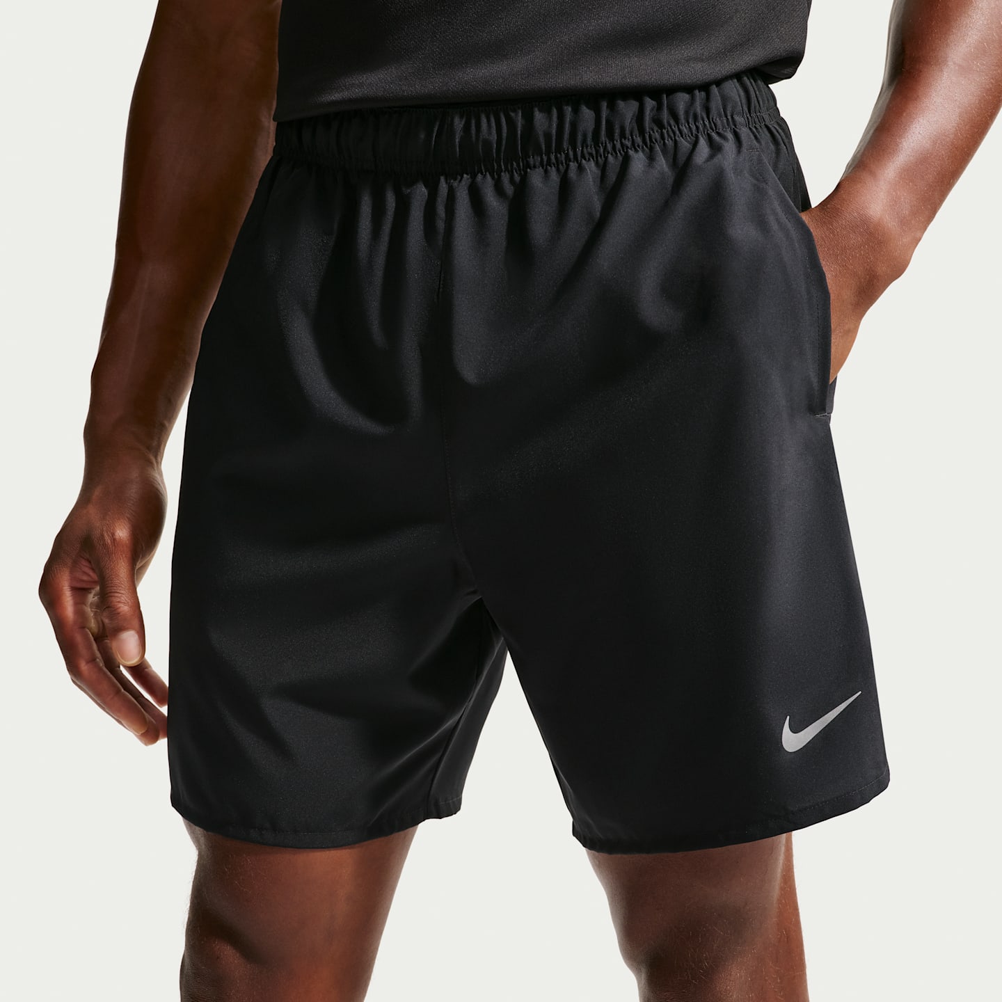 Мужские беговые шорты 7" со слипами Nike Challenger Dri-FIT, цвет: Чёрный — фото 2