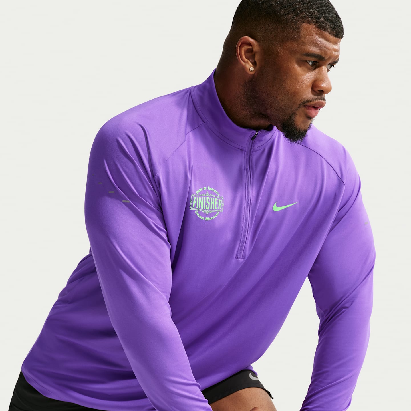 Мужской беговой топ Nike Stride Dri-FIT на молнии 1/2, цвет: Виноградный / Зелёный — фото 8