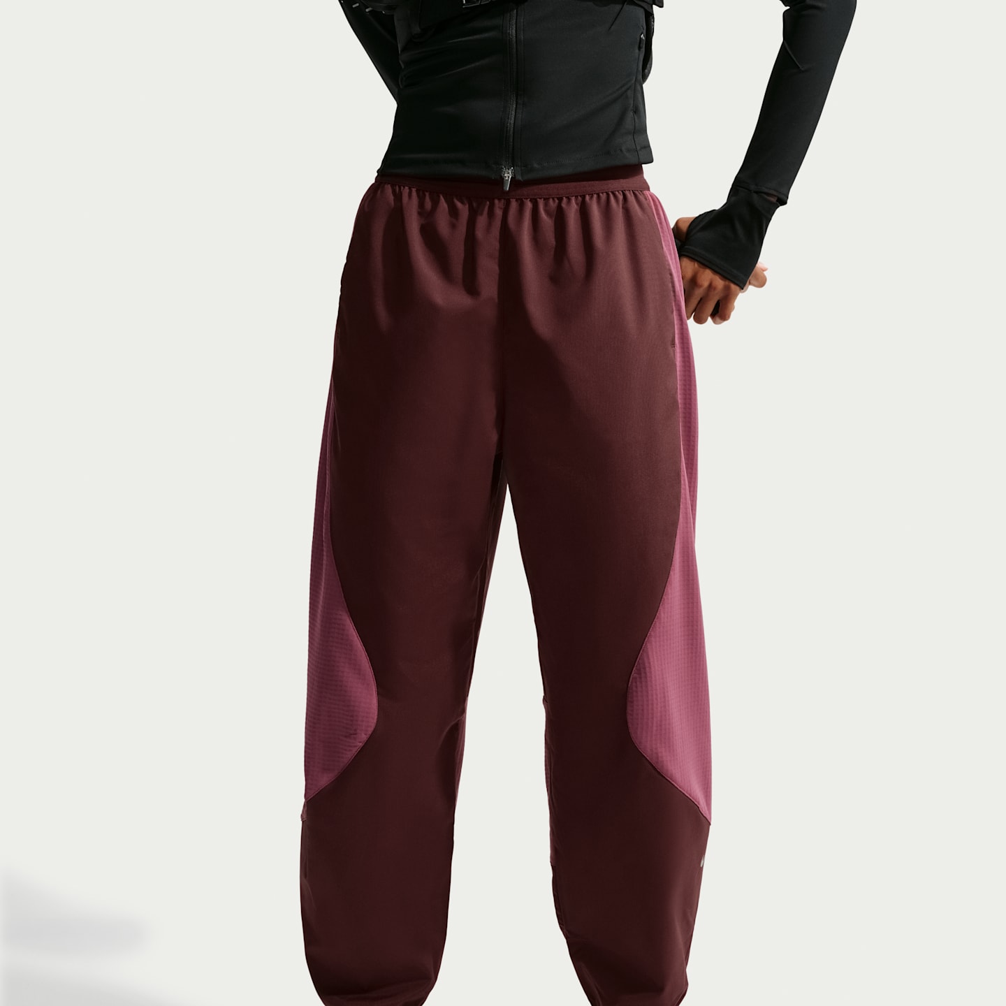 Женские брюки Nike Swift Therma-FIT Running, цвет: Розовый дымчатый — фото 2
