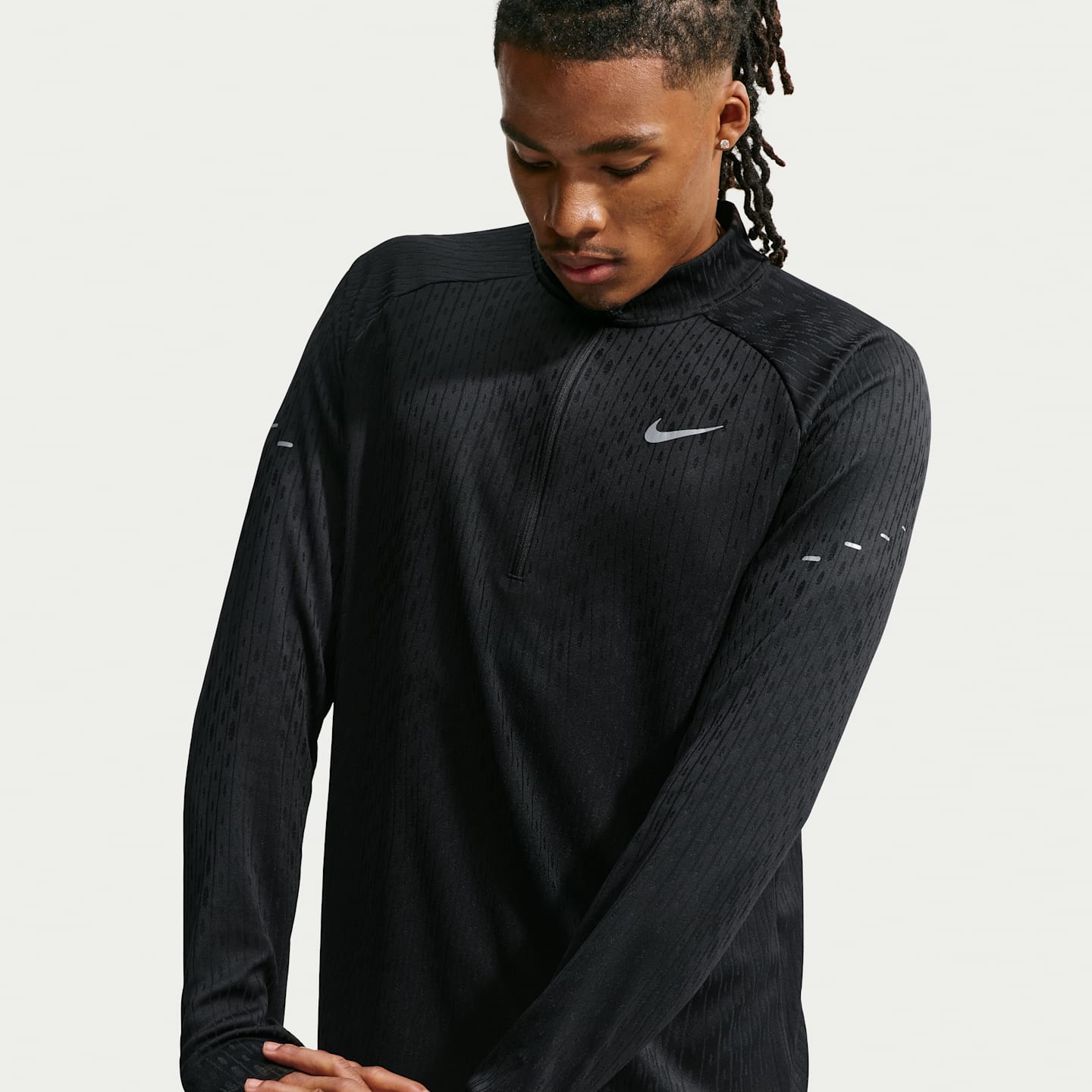 Мужской промежуточный слой Nike Stride Aero-FIT на молнии 1/2, цвет: Чёрный — фото 1