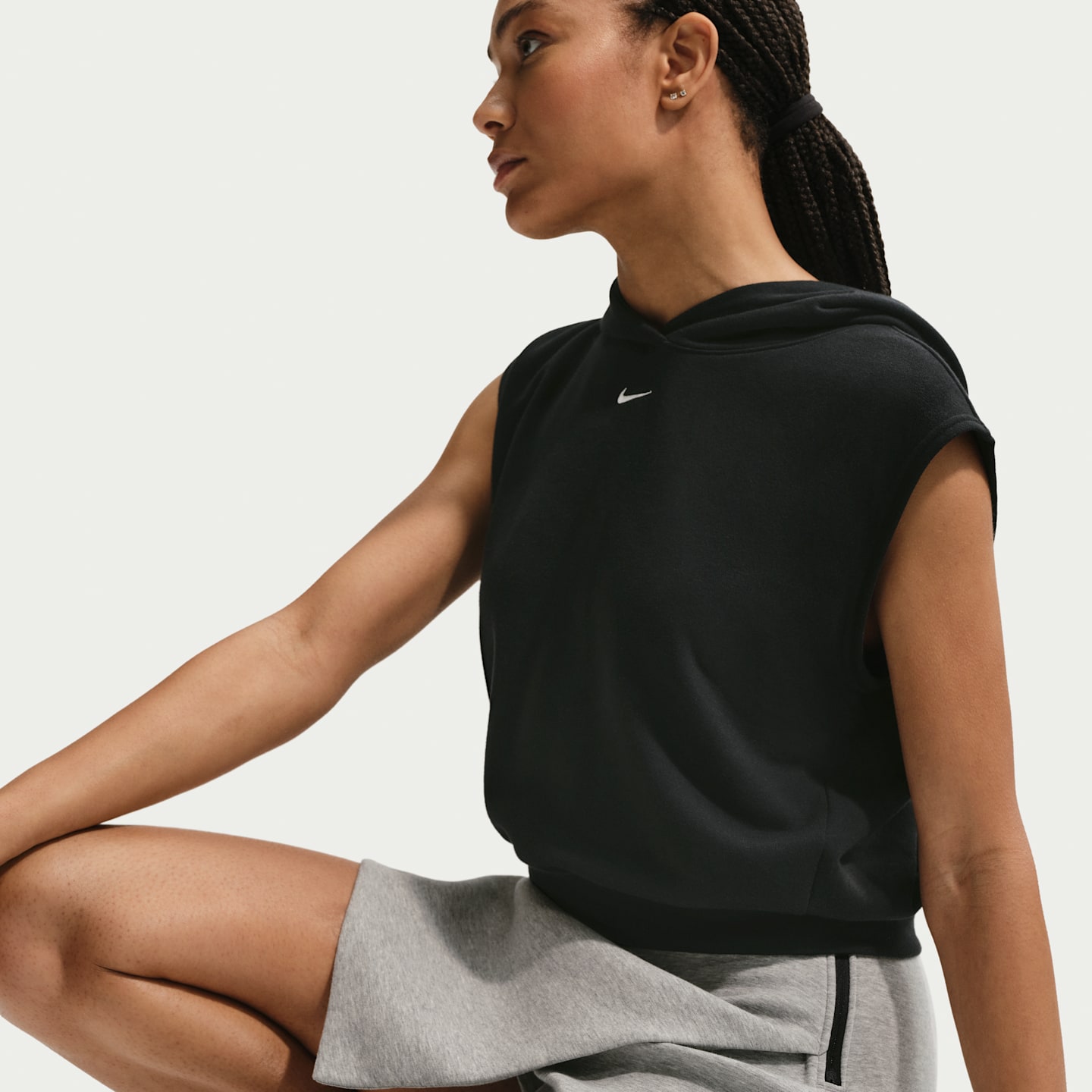 Женская юбка-шорты Nike Sportswear Tech Fleece со средней посадкой, цвет: Серый меланжевый / Чёрный — фото 4
