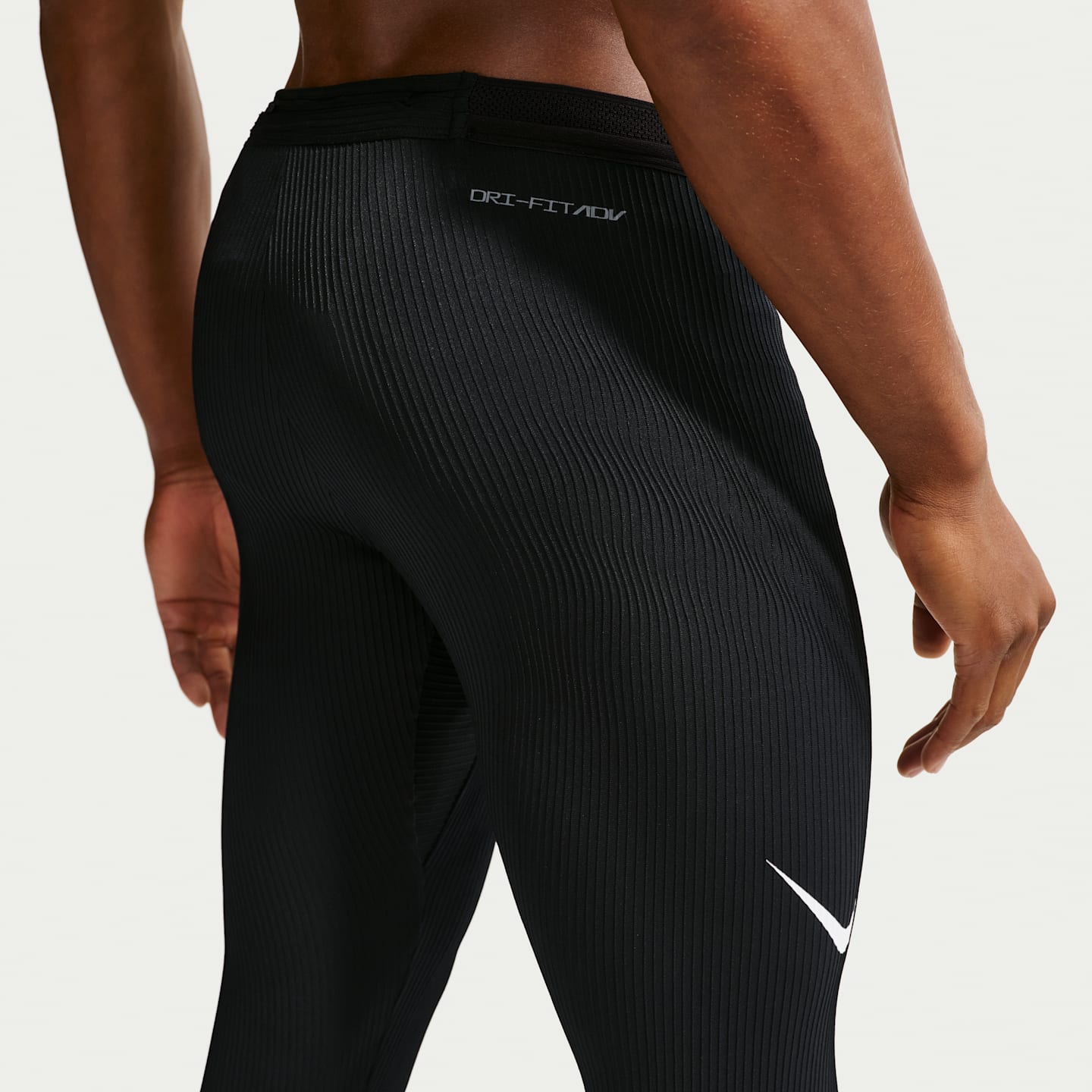 Мужские беговые тайтсы Nike AeroSwift Dri-FIT ADV, цвет: Чёрный / Снежный белый — фото 3