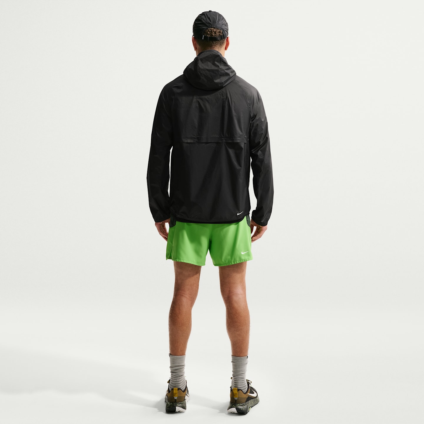 Мужская куртка Nike ACG Trailwind Storm-FIT ADV, цвет: Антрацитовый / Снежный белый — фото 5