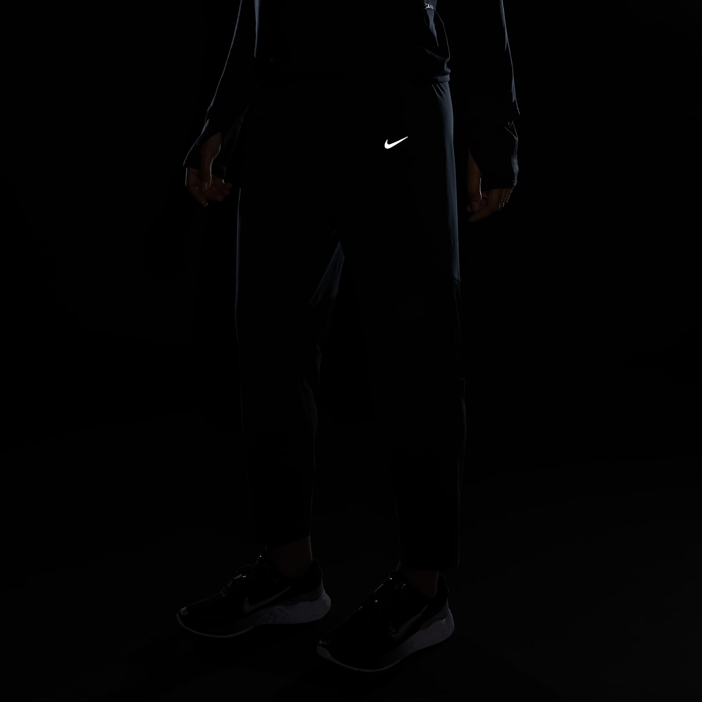 Женские беговые брюки Nike Dri-FIT Fast Mid-Rise 7/8, цвет: Чёрный — фото 8