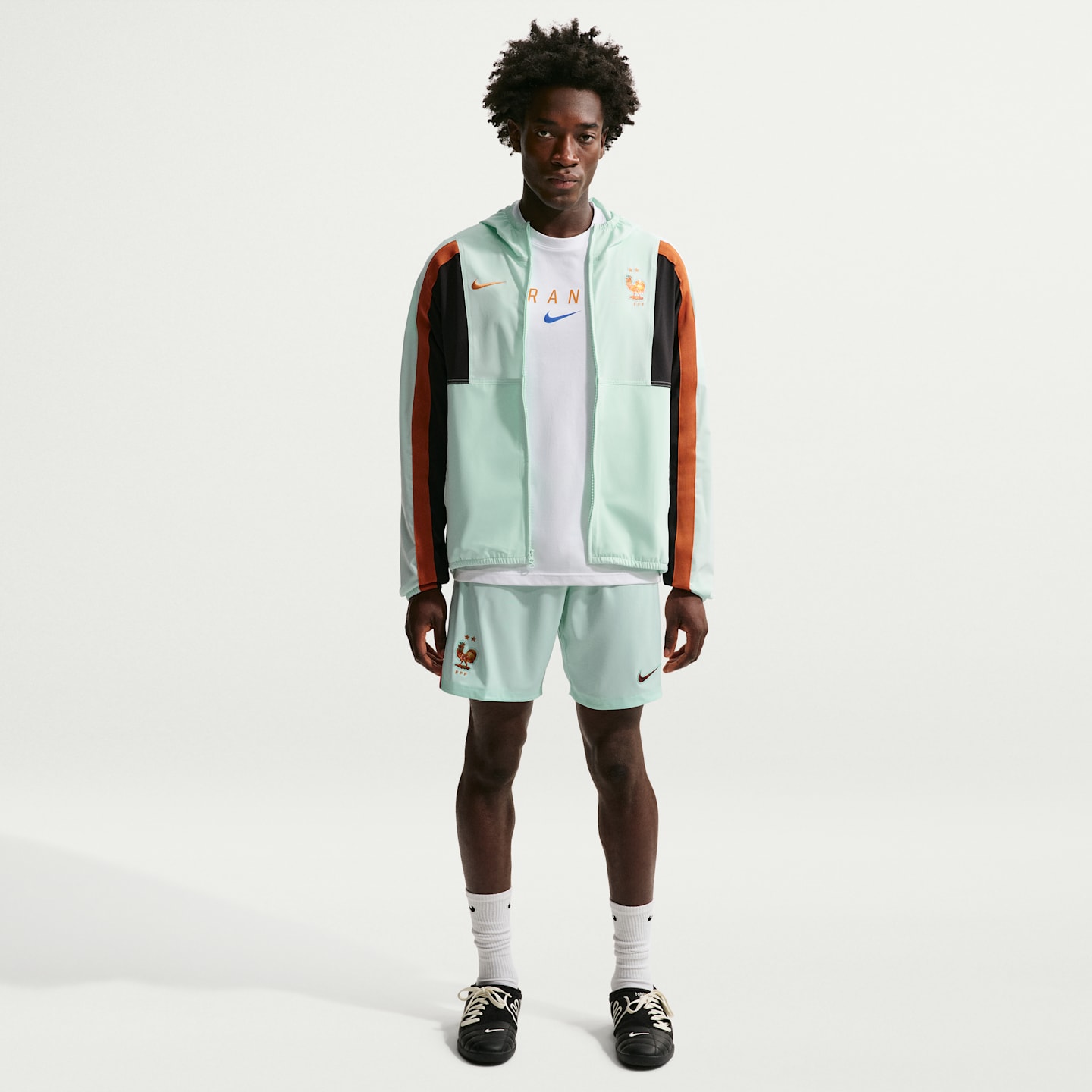 Мужские футбольные шорты Nike FFF 2026 Stadium Away Dri-FIT Replica, цвет: Igloo/Monarch/Monarch — фото 1