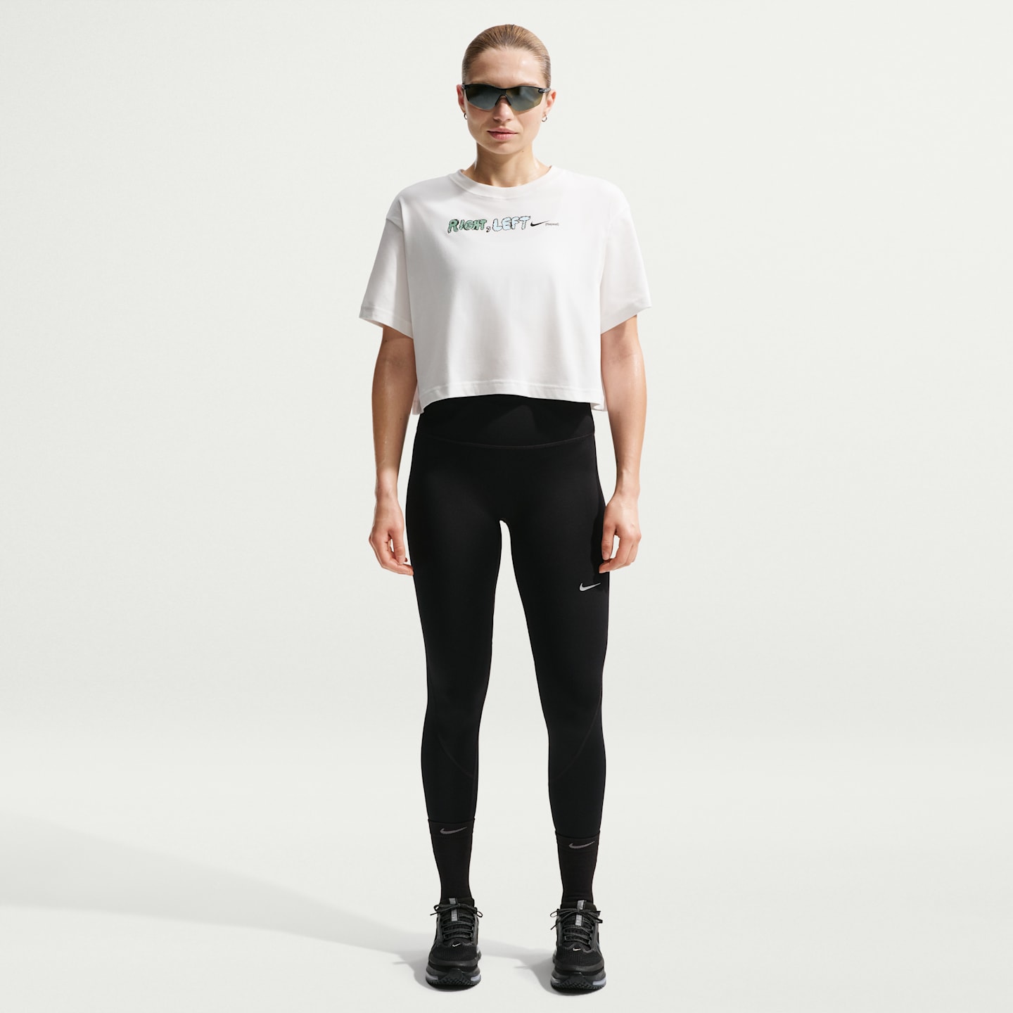 Женская укороченная беговая футболка Nike Swift Dri-FIT с коротким рукавом, цвет: Молочный — фото 4