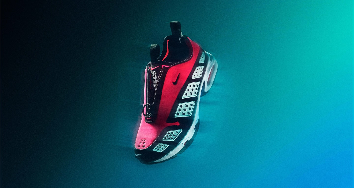 Air Max SNDR 'Hyper Pink and Black' (FZ2068600) release date. Nike SNKRS