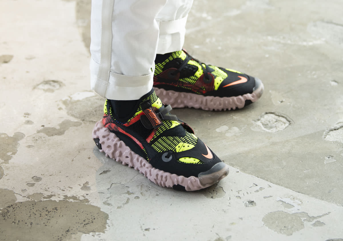 ispa overreact flyknit crimson volt