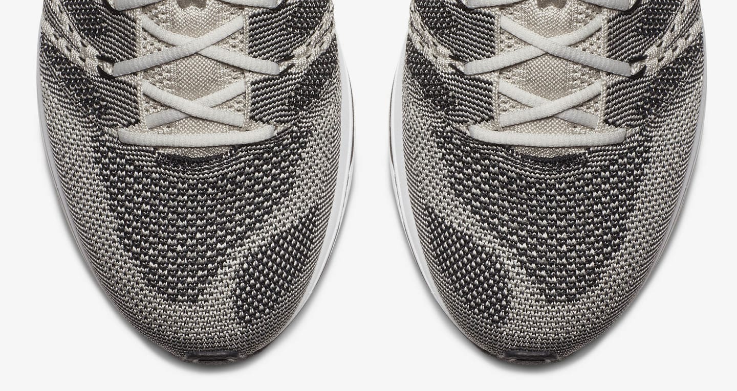 flyknit trainer pale grey