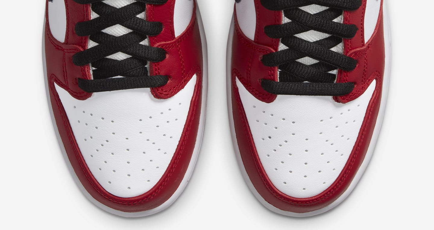 sb low dunk chicago