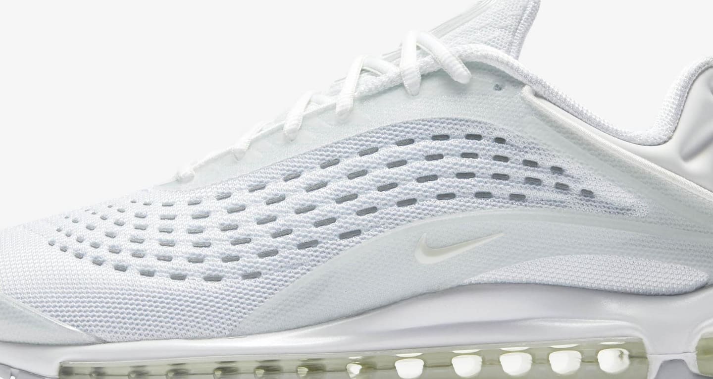 triple white air max deluxe