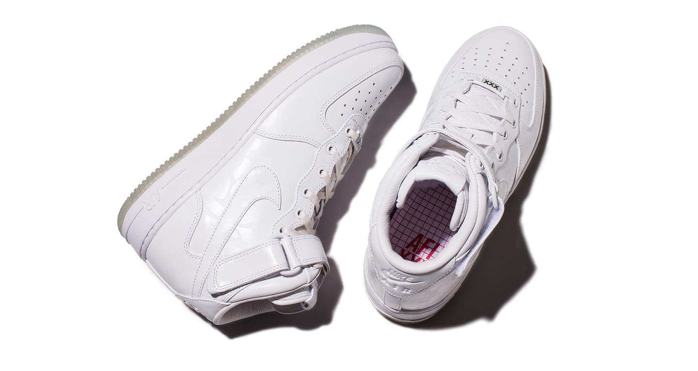 Dans les archives : Air Force 1 White/White. Nike SNKRS