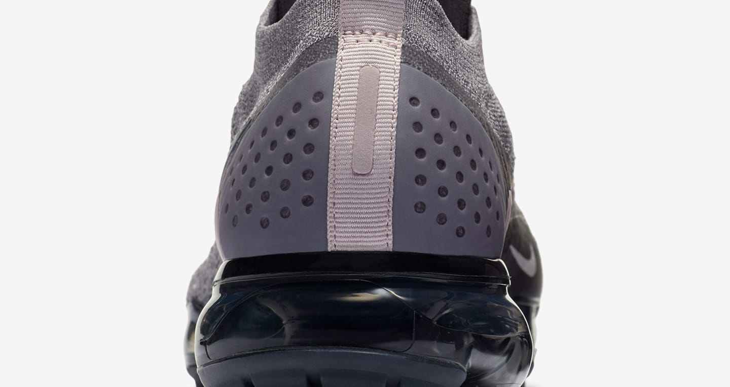 vapormax moc 2 gunsmoke