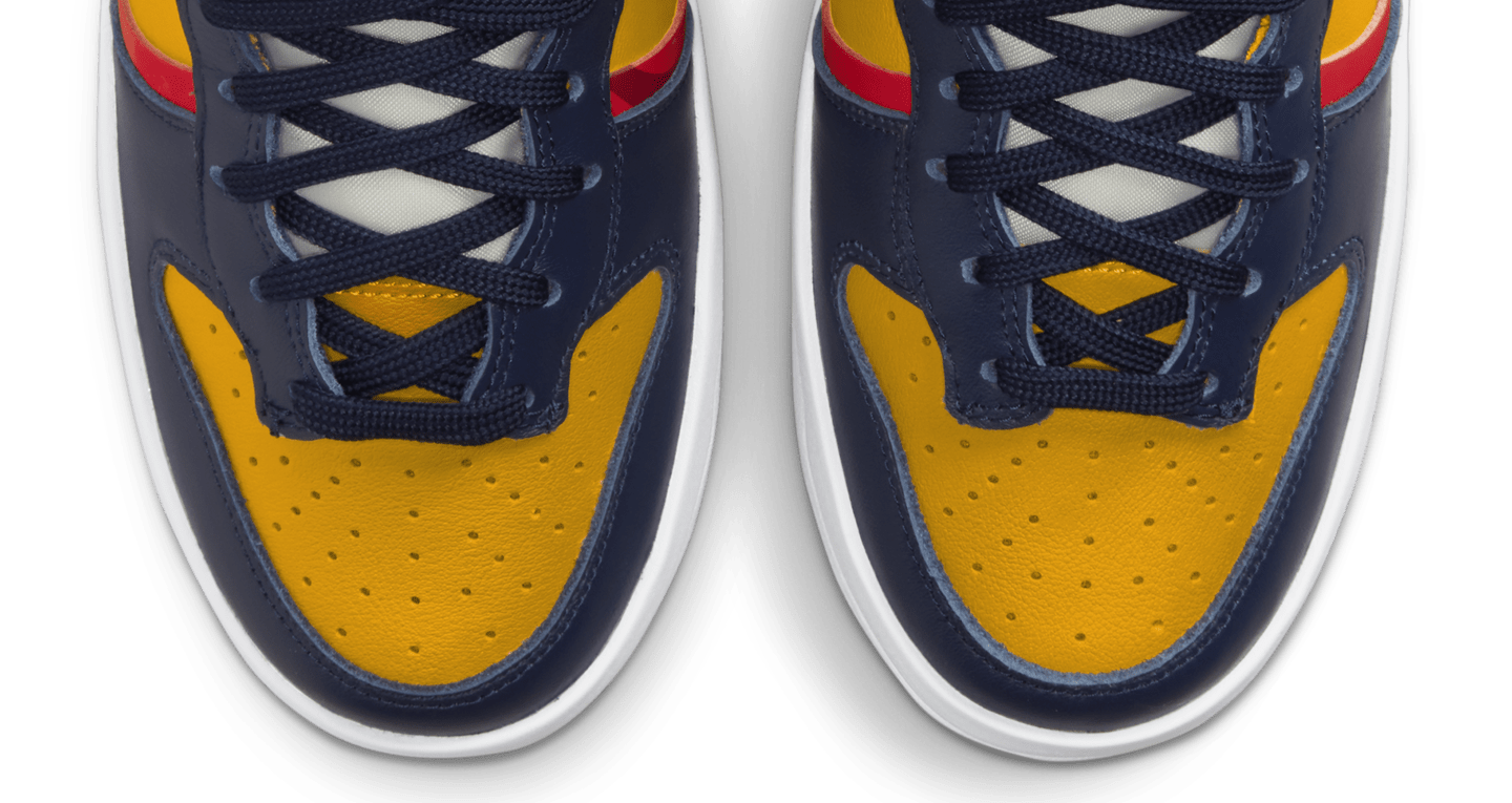 varsity maize dunk high up