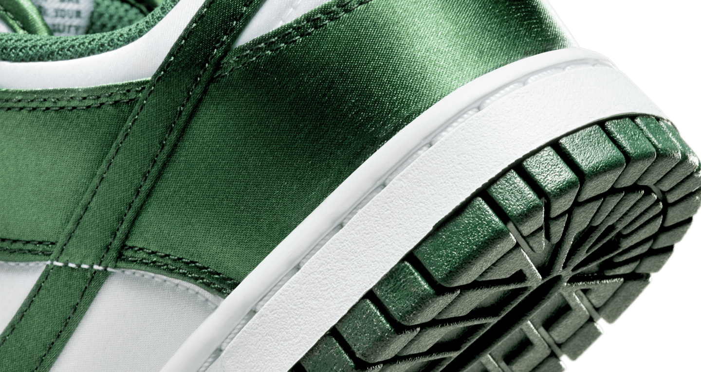 nike dunk low retro white team green