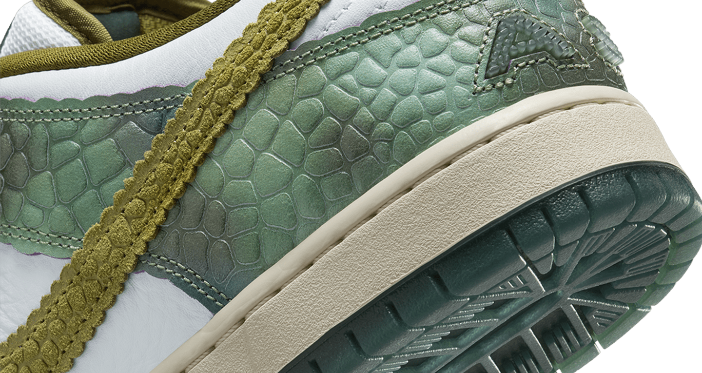 Nike SB Dunk Low Pro x Alexis Sablone 'White and Pacific Moss' (HJ3386