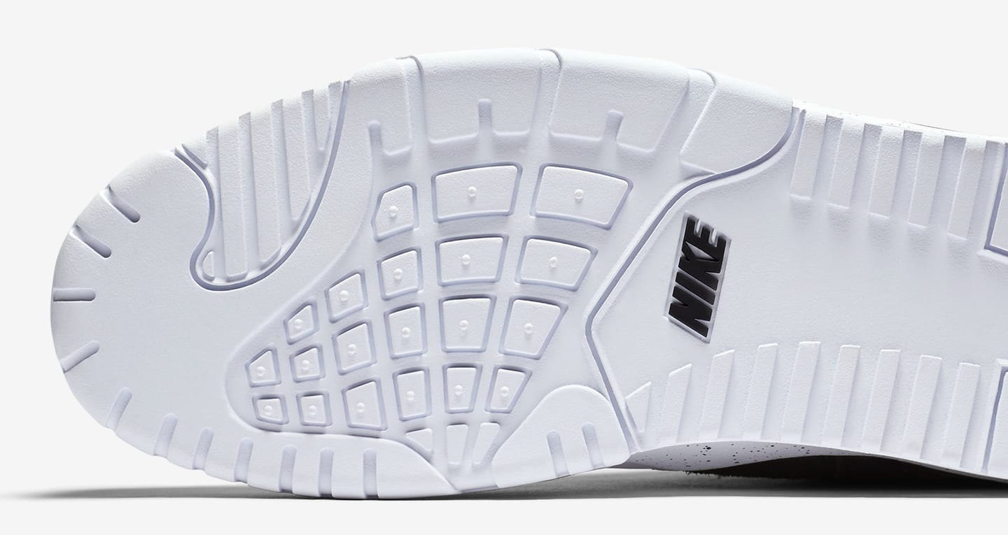 size 3 white nike trainers