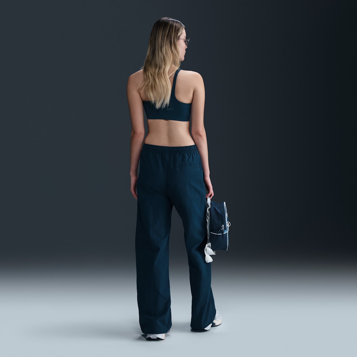 Женские брюки Nike Sportswear Everything Wovens Women's Mid-Rise Open-Hem Pants — фото 4