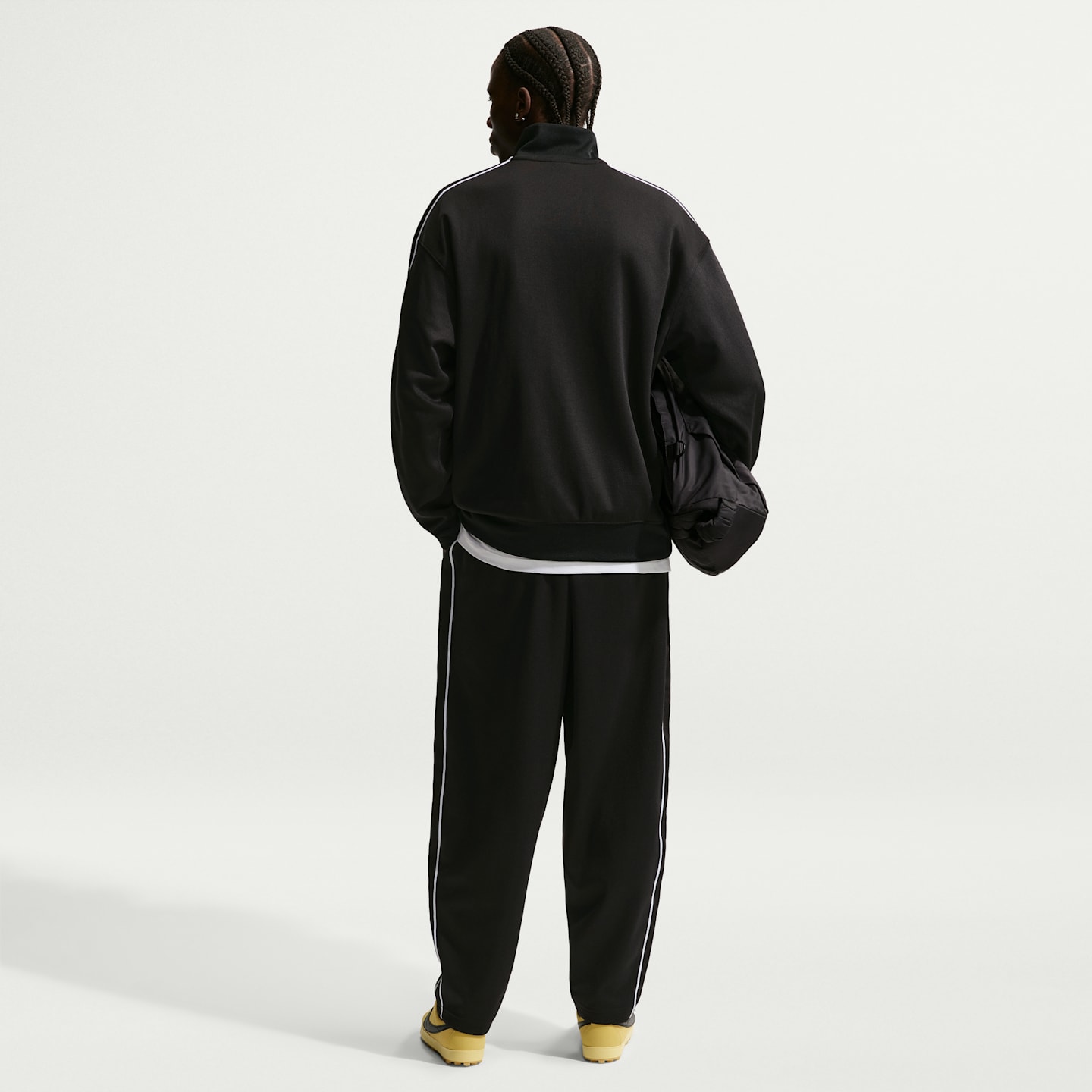 Мужские брюки Nike Sportswear Club Men's Oversized Knit Track Pants — фото 5