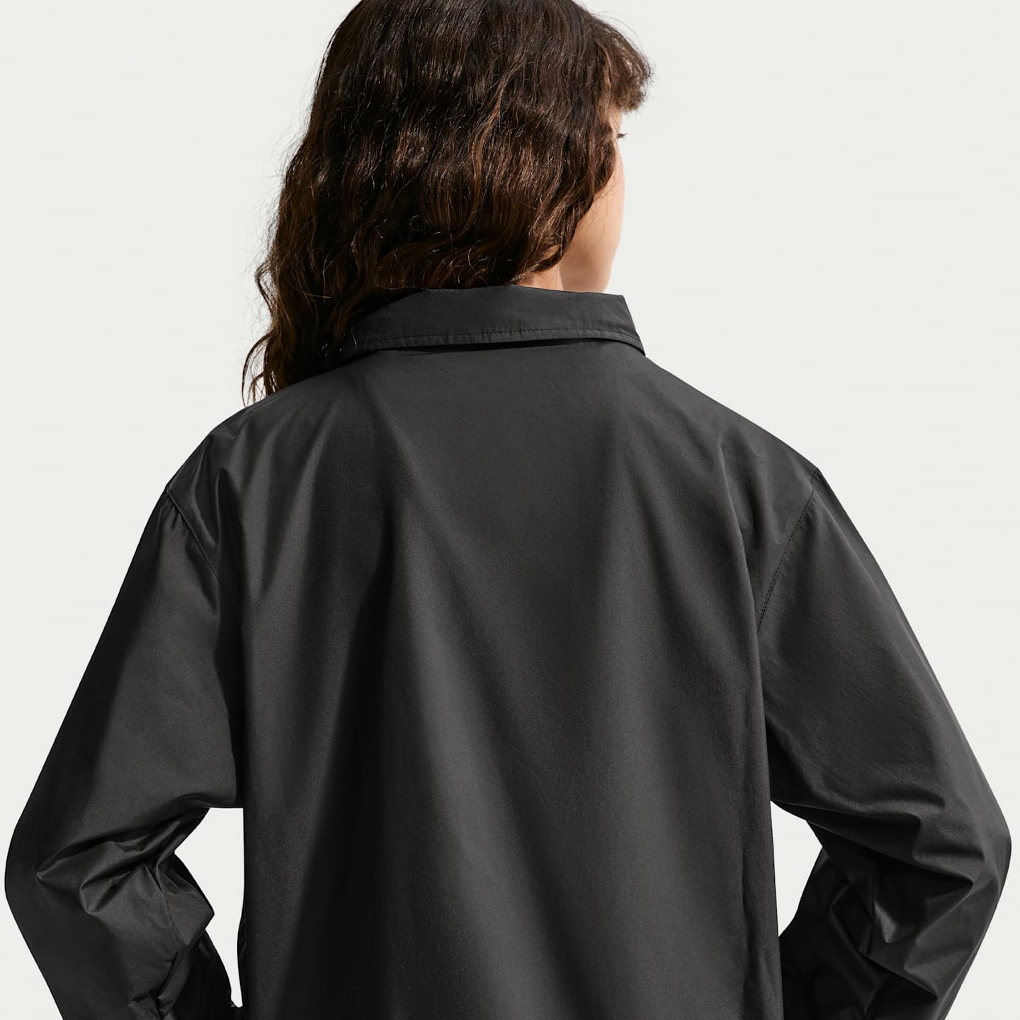 Детские куртки Nike Sportswear Club Big Kids' Repel Coaches' Jacket — фото 4