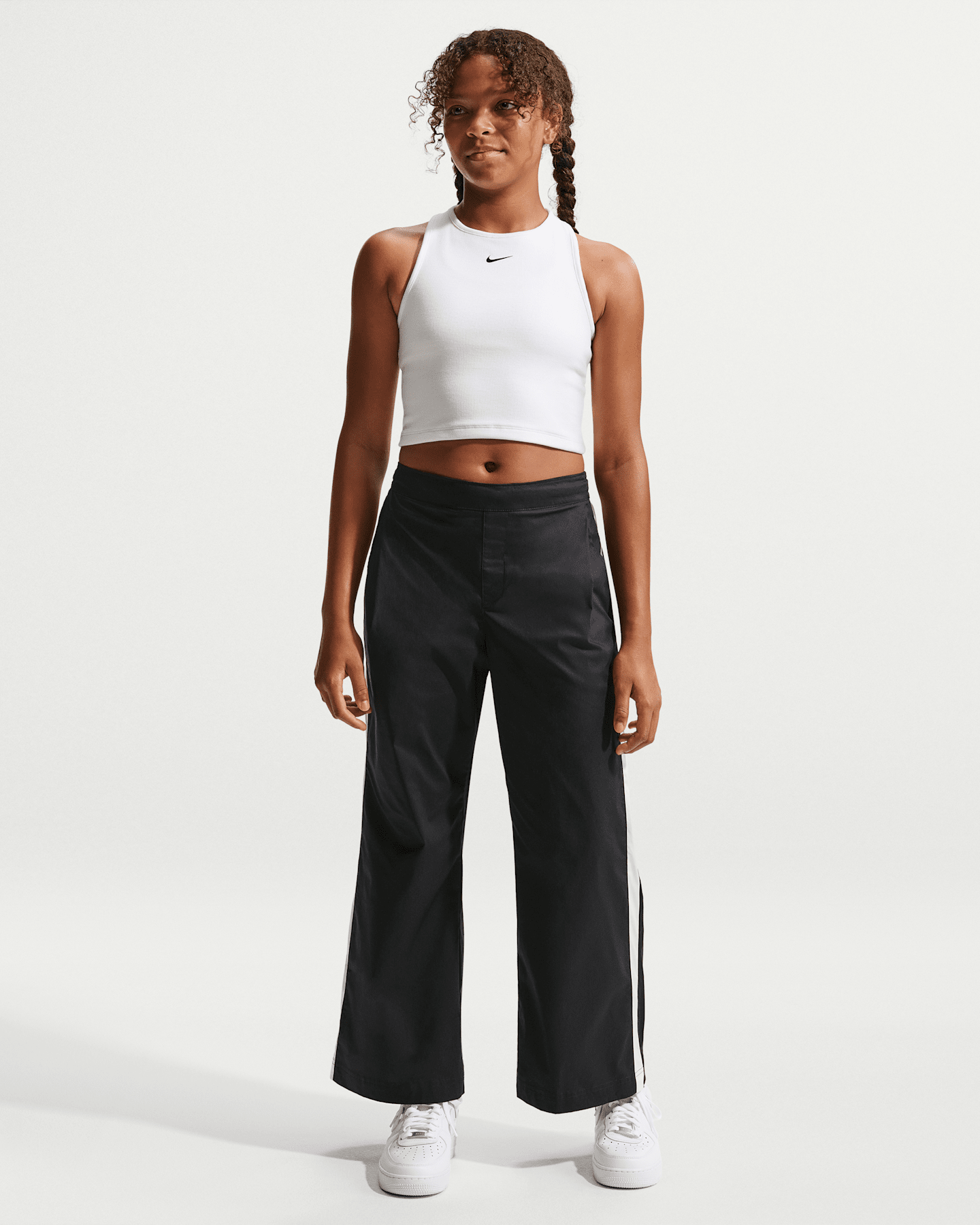 Детские брюки Nike Sportswear Collection Big Kids' (Girls') Woven Pants — фото 6