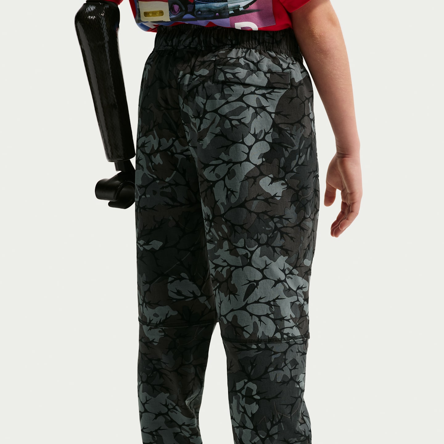 Детские брюки Nike Sportswear Tech Woven Big Kids' (Boys') Joggers — фото 3