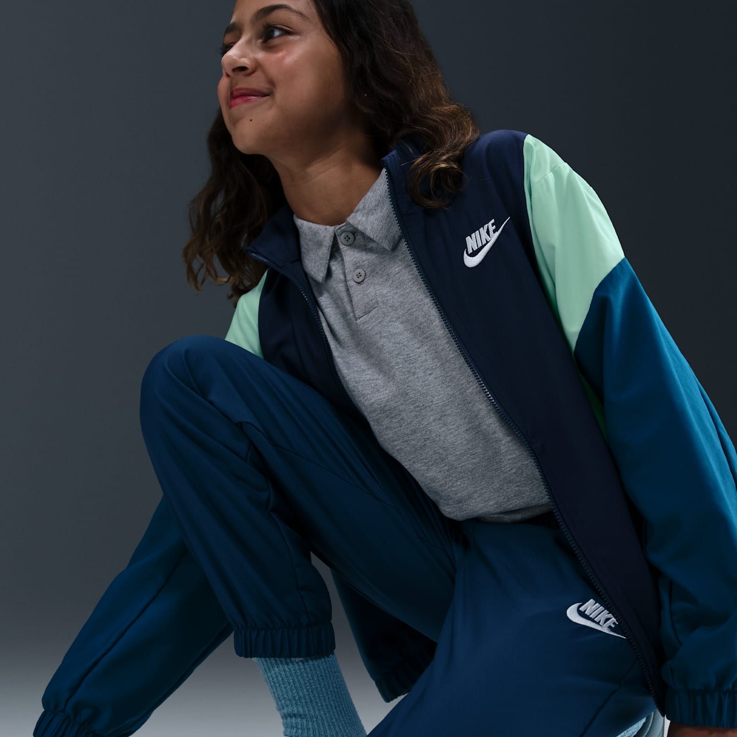 Детские кроссовки Nike Sportswear Big Kids' Woven Tracksuit — фото 5