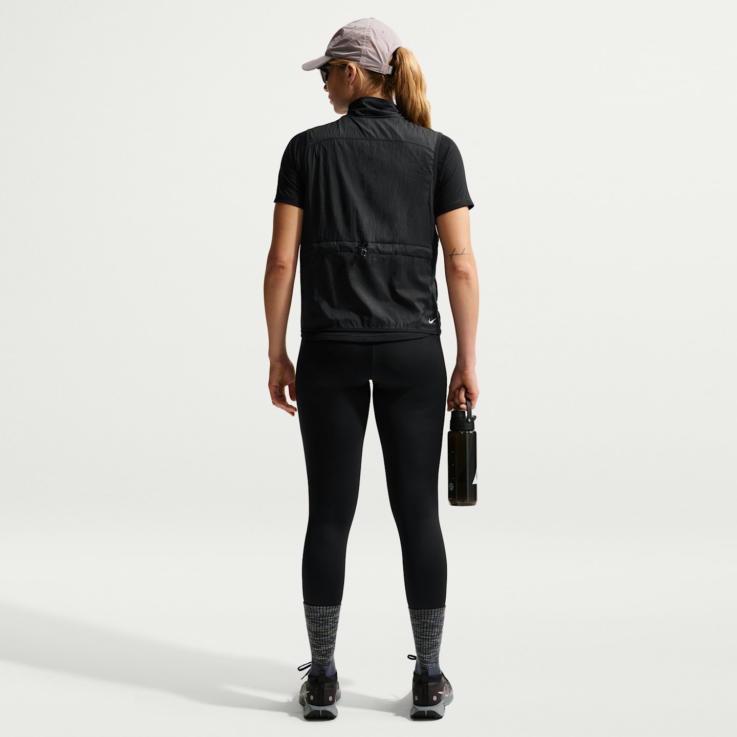 Женские леггинсы Nike ACG Women's Dri-FIT High-Waisted 7/8 Trail Running Leggings — фото 5