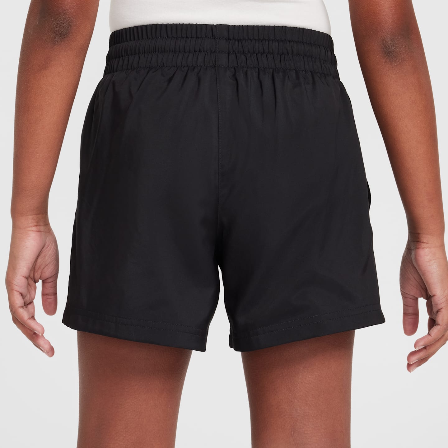 Детские шорты Nike Sportswear Club Big Kids' 4.5" Woven Shorts — фото 4