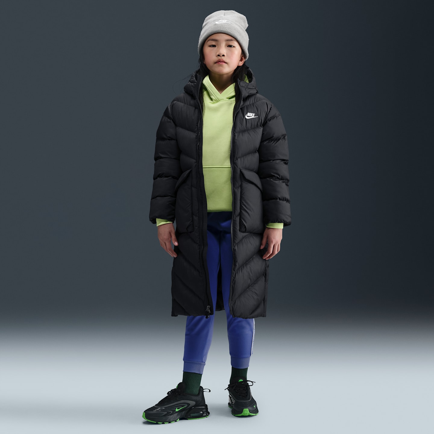 Детские куртки Nike Sportswear All Day Play Big Kids' Therma-FIT Loose-Fit Full-Length Puffer Parka — фото 7
