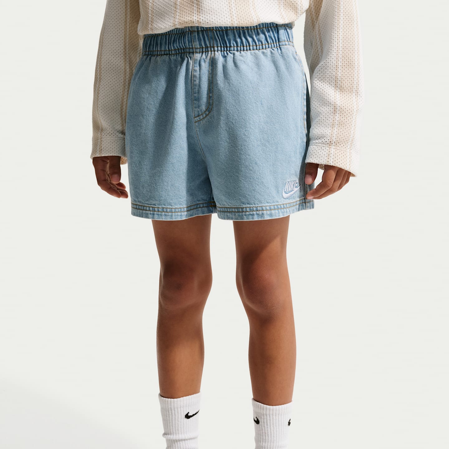 Детские шорты Nike Sportswear Collection Big Kids' Denim Shorts — фото 2
