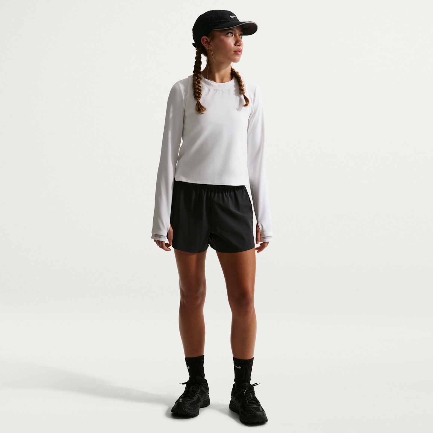 Детские шорты Nike MAVN Girls' Dri-FIT 3" Mid-Rise Repel Running Shorts — фото 1