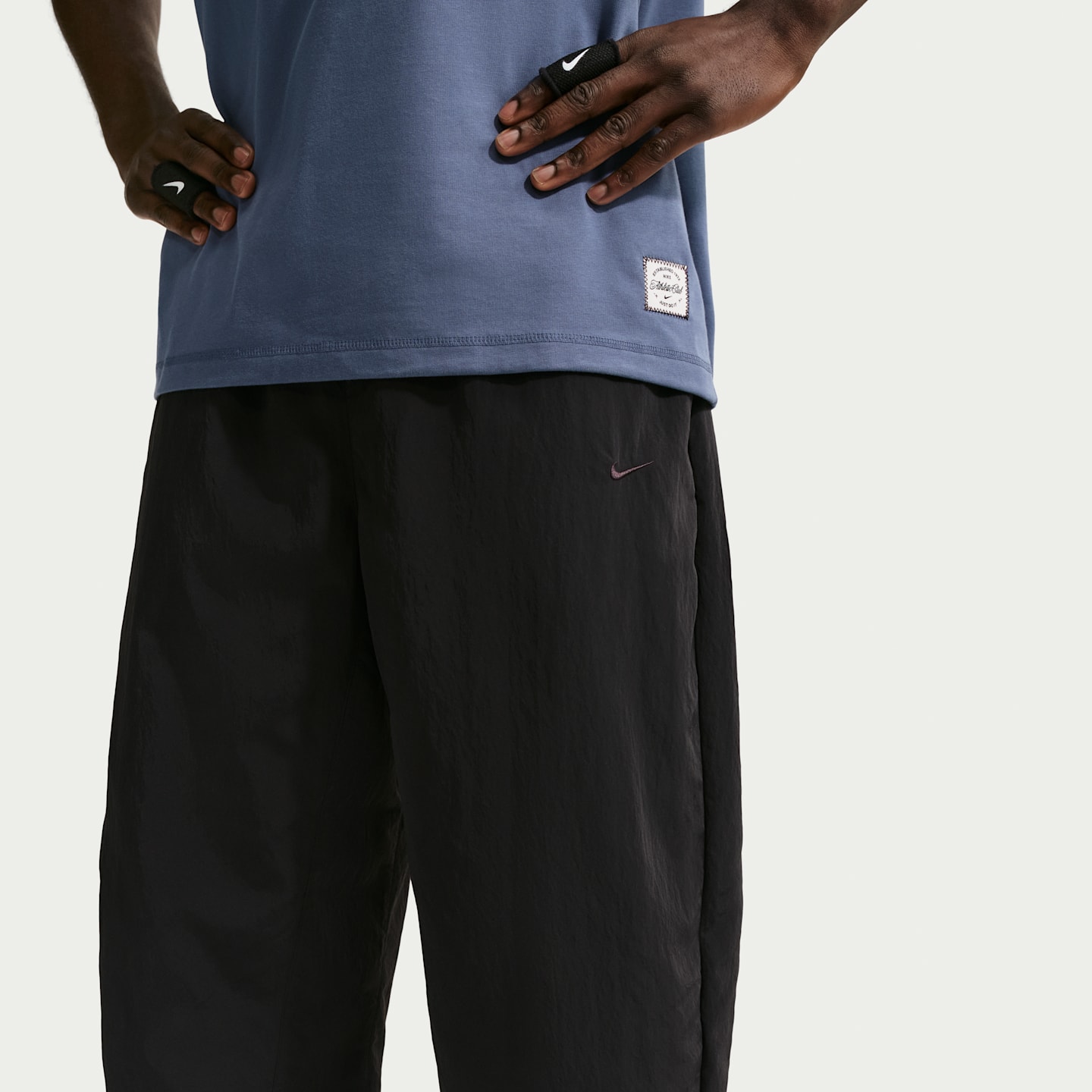 Мужские брюки Nike N.A.C. Men's Dri-FIT Woven Training Pants — фото 4