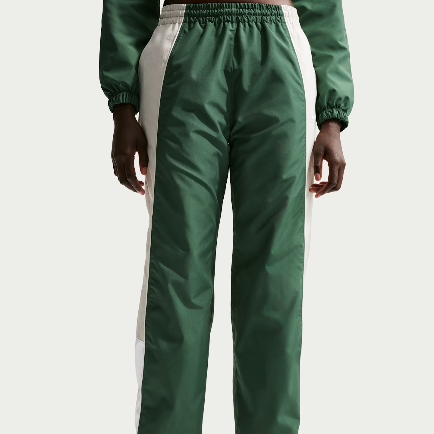 Женские брюки Nike Sportswear Women's Oversized Mid-Rise Track Pants — фото 2
