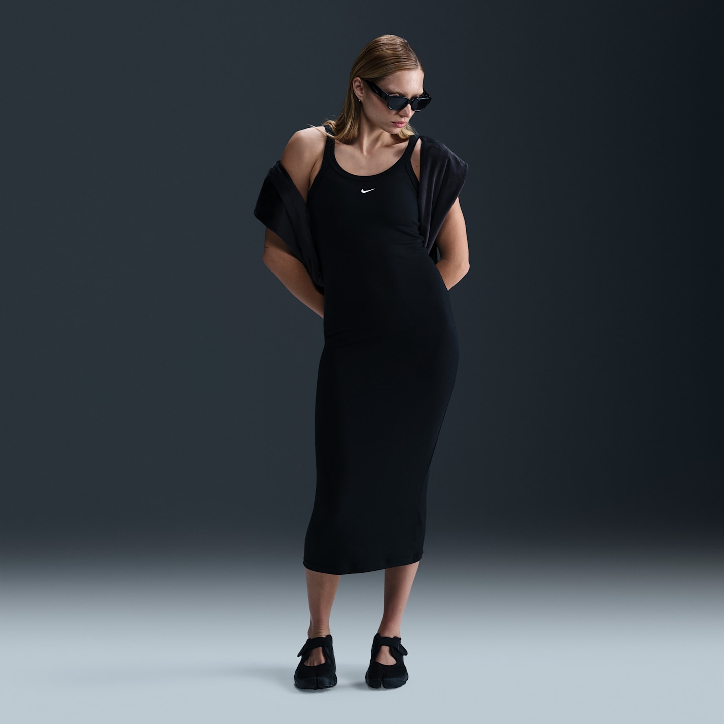 Женские платья Nike Sportswear Chill Knit Women's Tight Mini-Rib Tank Dress — фото 1