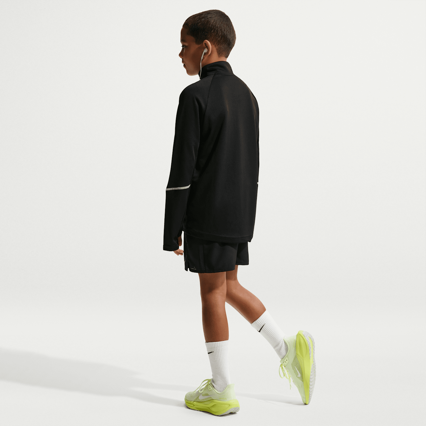 Детские брюки Nike Toddler Dri-FIT Miler Top and Shorts Set — фото 5