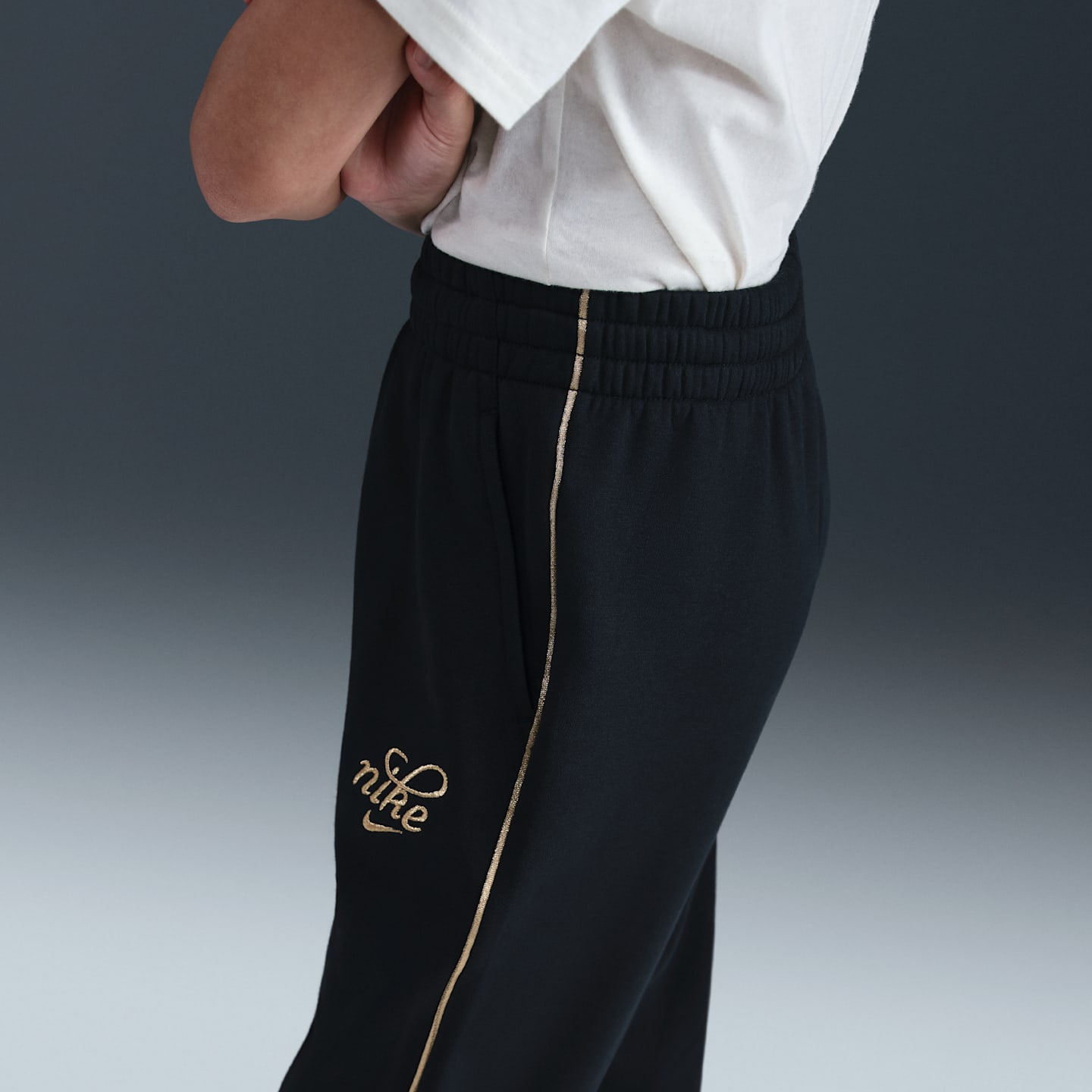 Детские брюки Nike Sportswear Club Fleece Big Kids' (Girls') Oversized Joggers — фото 3
