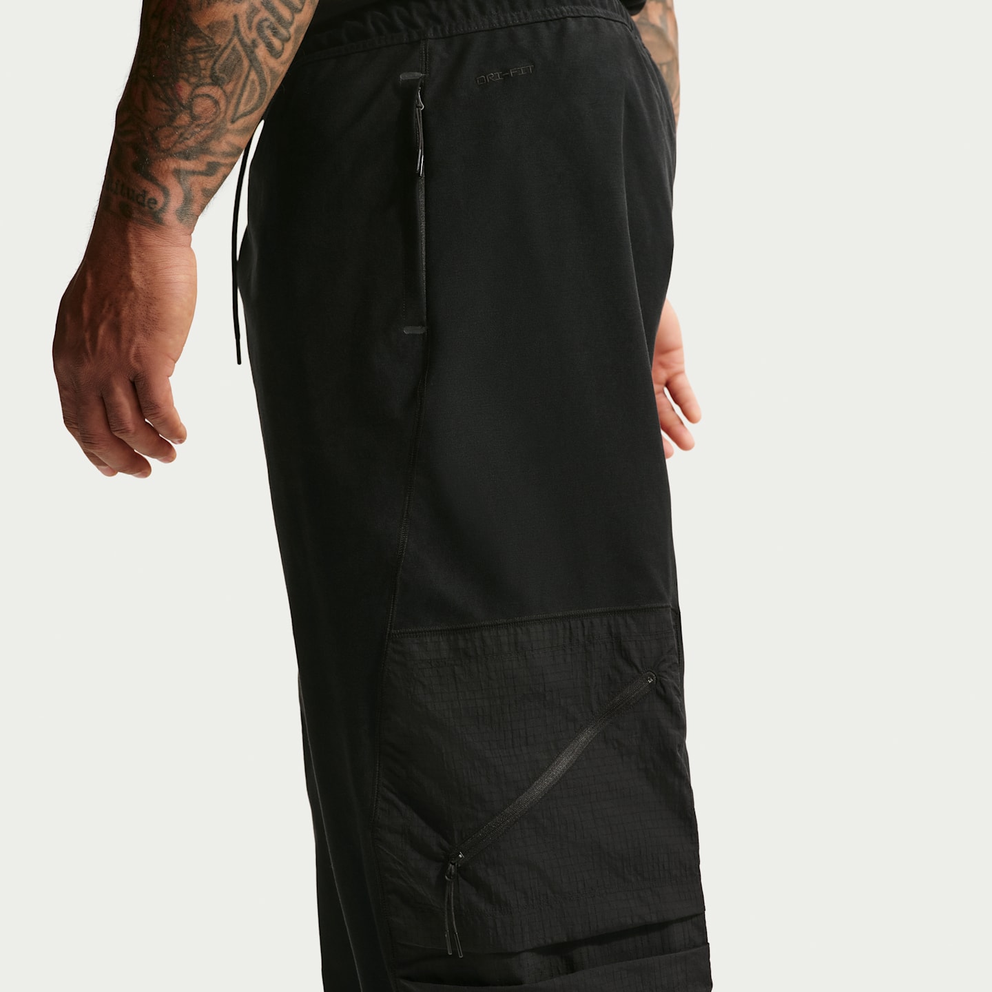 Мужские брюки Nike Tech Men's Dri-FIT Shori Knit Utility Pants — фото 9