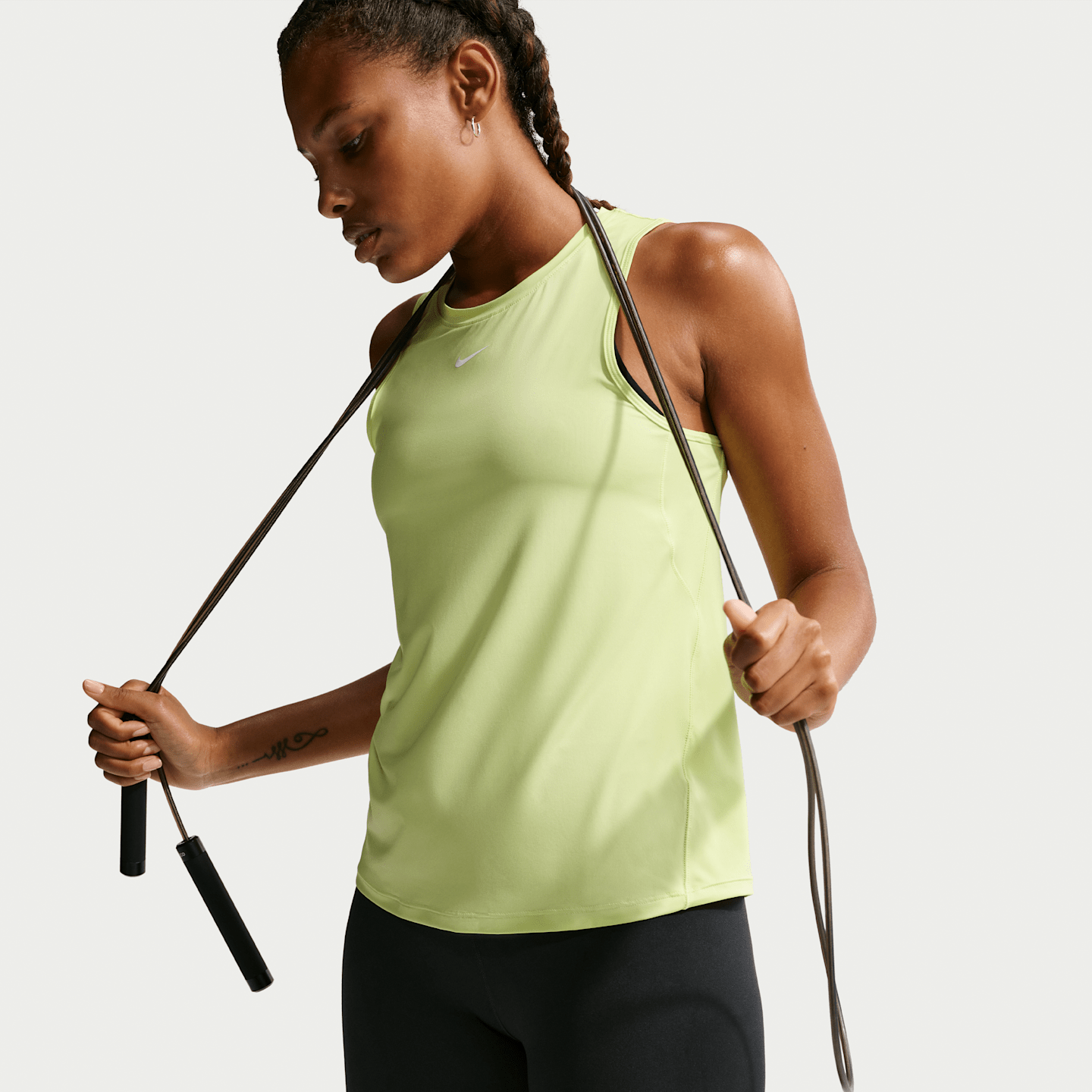 Женские шорты Nike One Women's High-Waisted 5" Biker Shorts — фото 4
