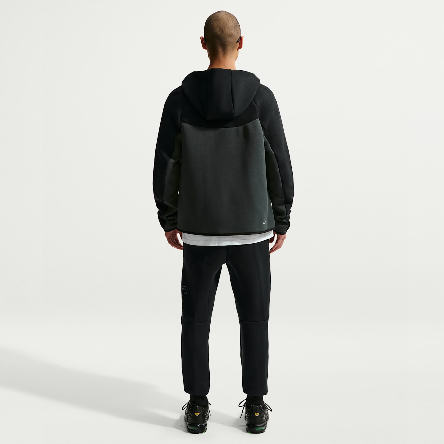 Мужские куртки Nike Tech Men's Fleece Full-Zip Windrunner Jacket — фото 5
