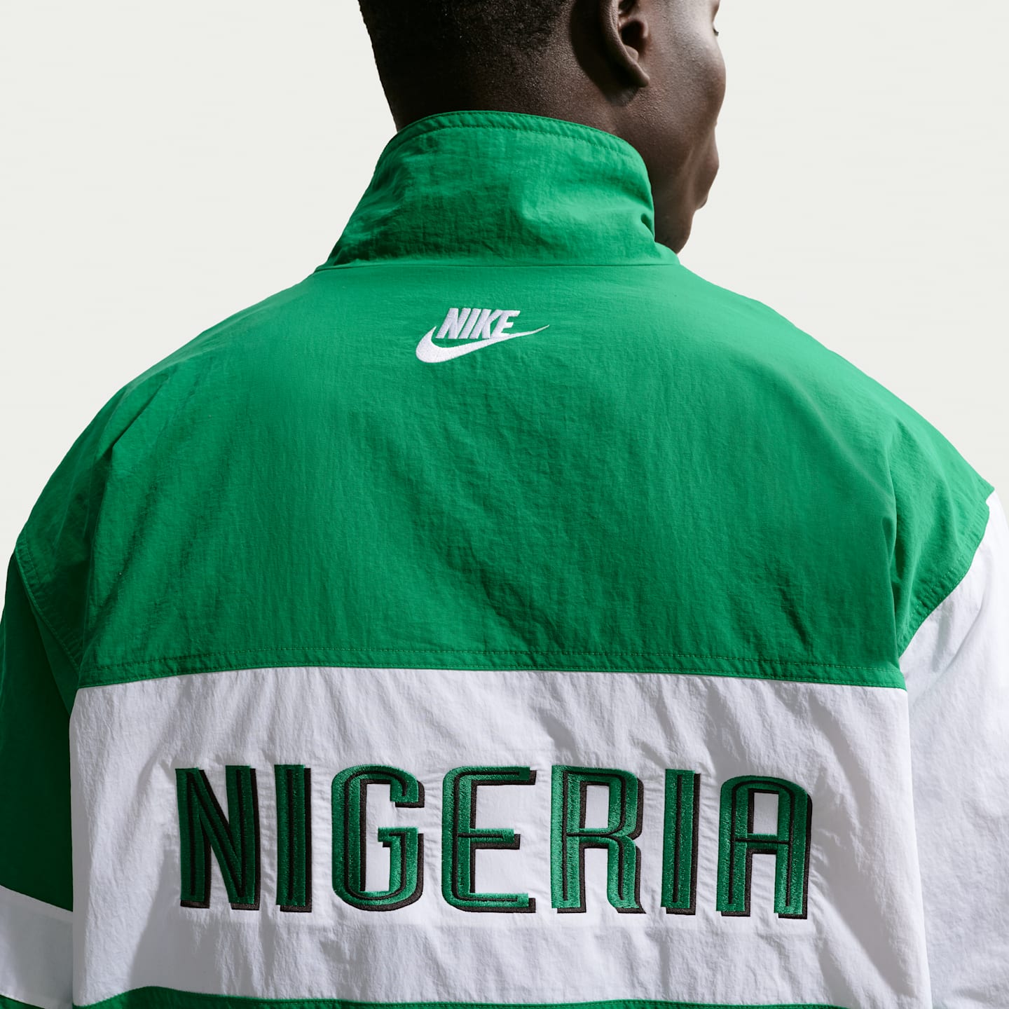 Мужские куртки Nike Nigeria 1996 Reissue Men's Nike Soccer Replica Track Jacket — фото 2