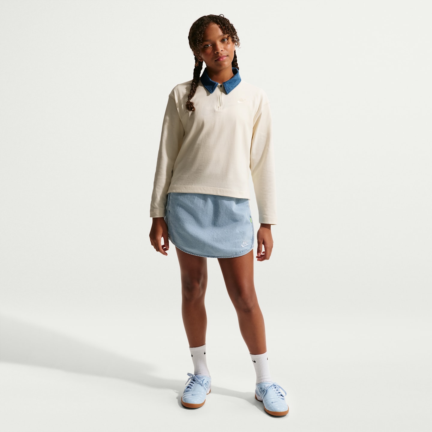 Детские юбки Nike Sportswear Collection Big Kids' (Girls') Denim Skirt — фото 1