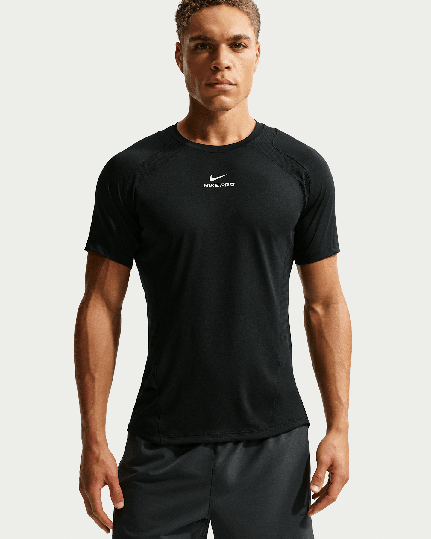 Мужские топы Nike Pro Training Men's Dri-FIT ADV Short-Sleeve Top — фото 7