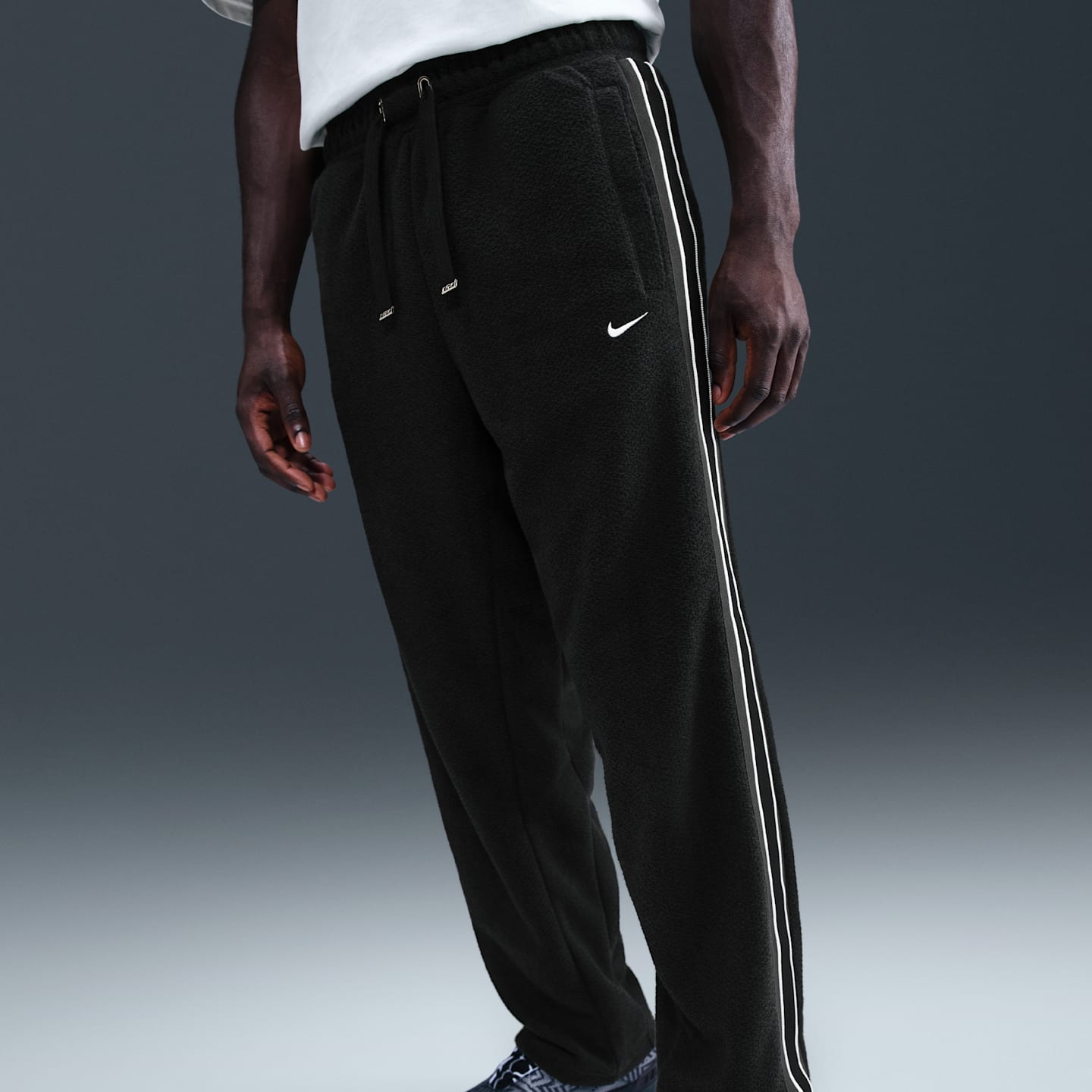 Мужские брюки Nike LeBron Standard Issue Men's Therma-FIT Basketball Pants — фото 2